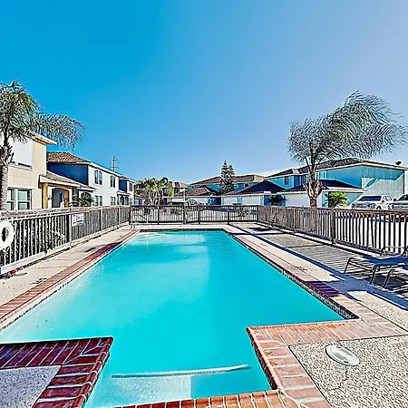 Village Townhomes On The Greens